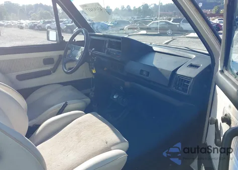 1983 Volkswagen Rabbit Deluxe из США, поврежденный, VIN WVWCA0156DK011387